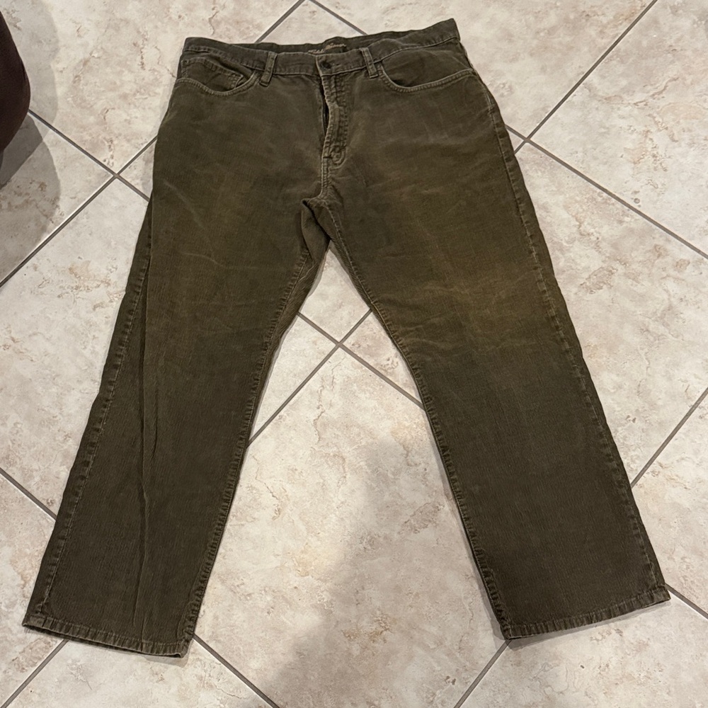 Eddie Bauer Men's Corduroy Pants in Brown